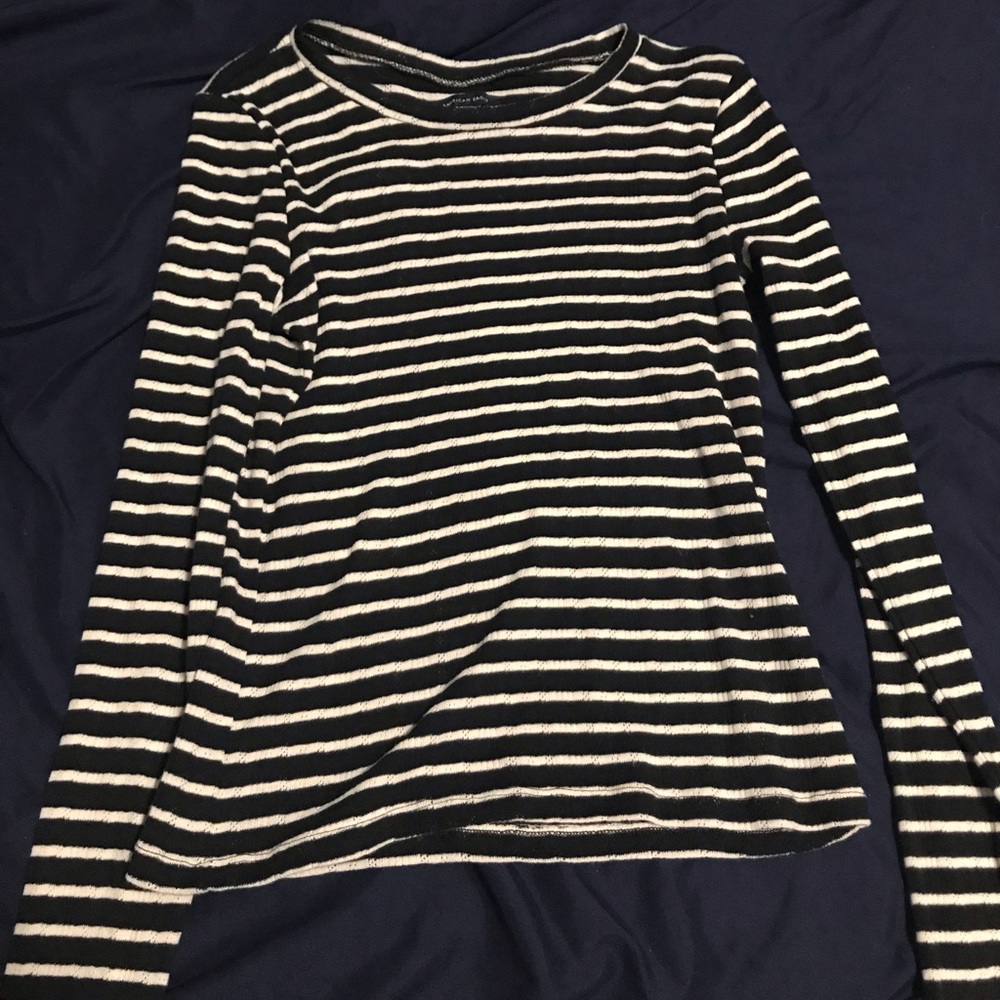 Black and white stripped tee
